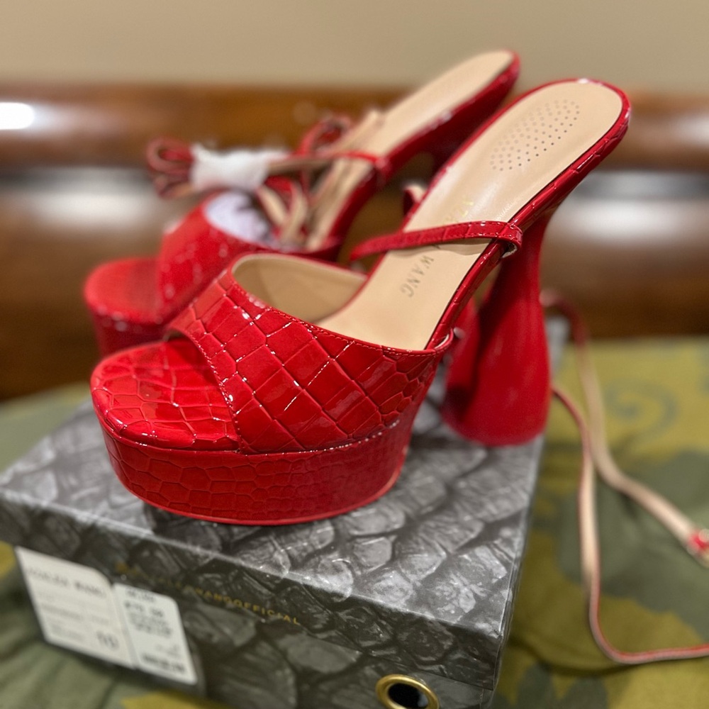 Red Pumps
